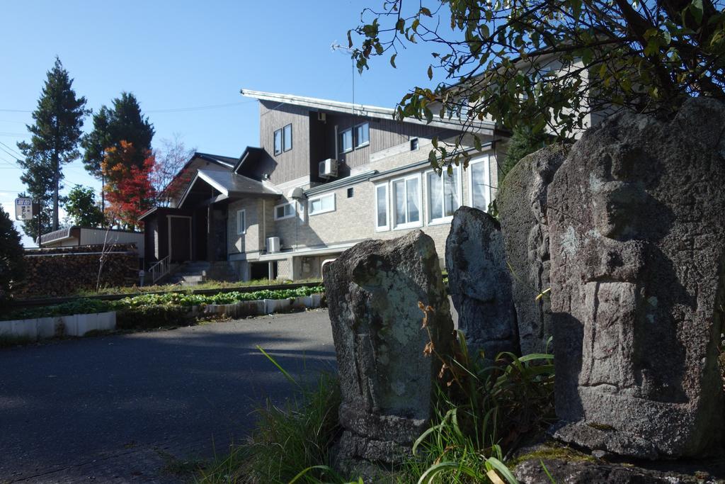 Community House Tyrolien Hotel Hakuba Exterior photo