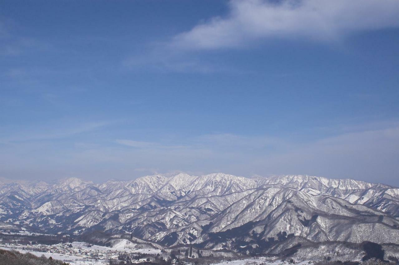 Community House Tyrolien Hotel Hakuba Exterior photo