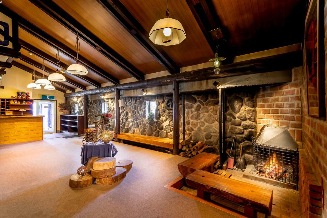 Community House Tyrolien Hotel Hakuba Exterior photo